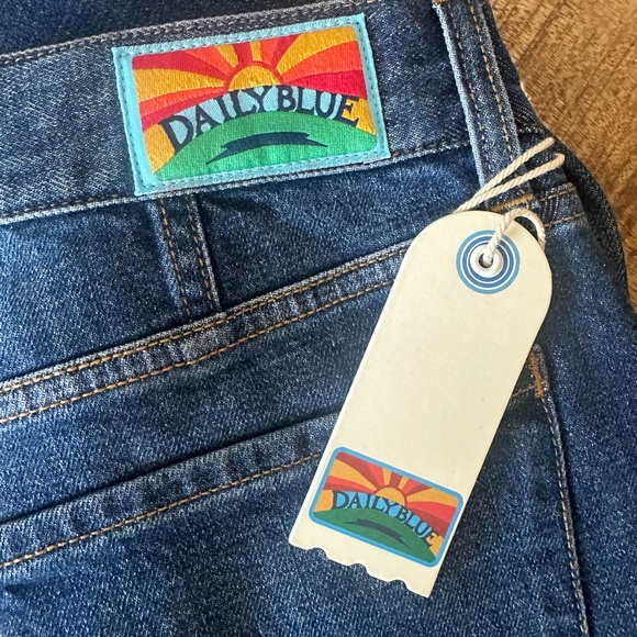 Daily Blue Denim Manya Legacy Wash Straight Leg Denim Jeans NEW AG Goldschmeid - Picture 5 of 8